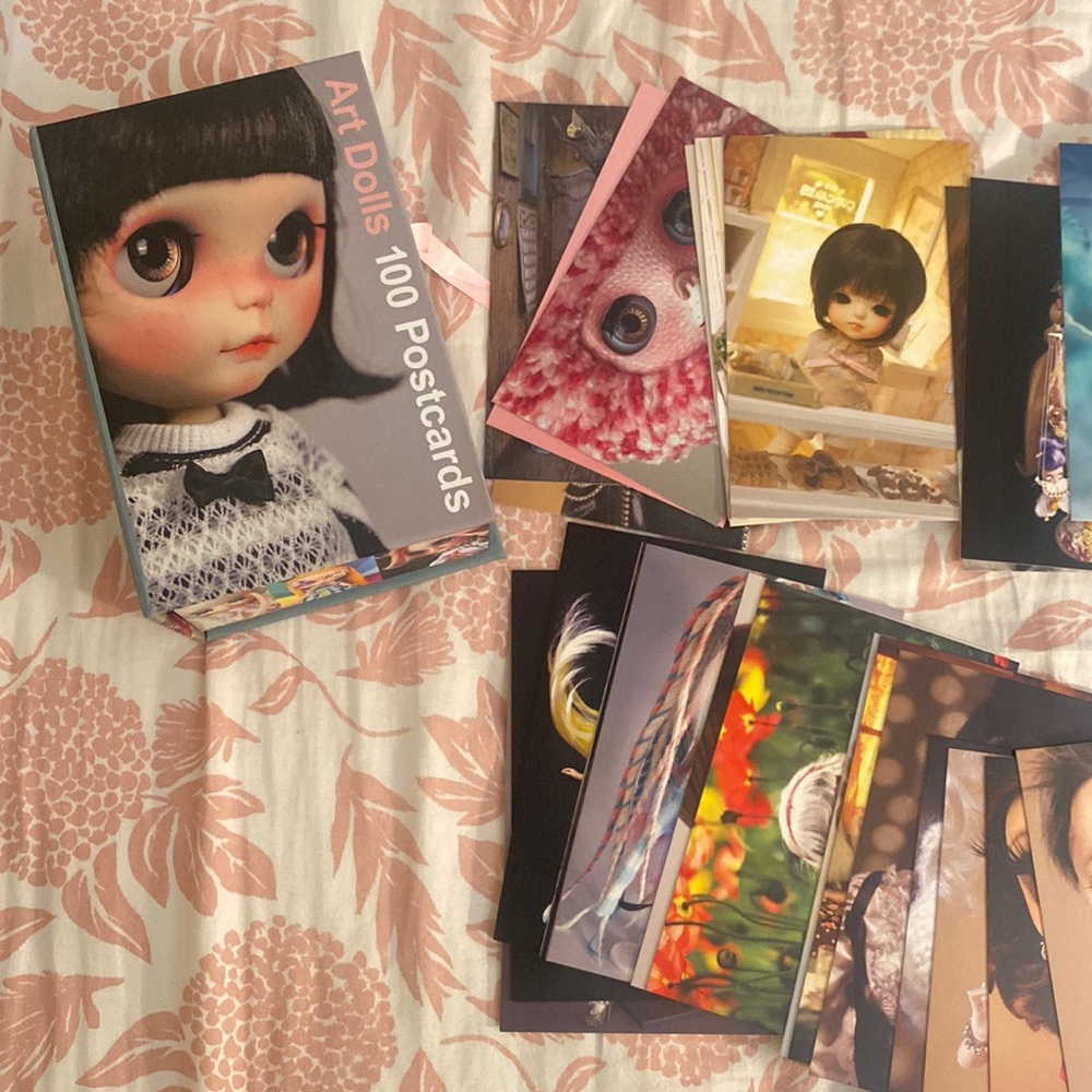 Art dolls 100 postcards Blythe dolls